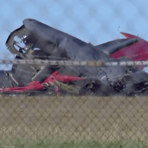 حطام إحدى الطائرات في دالاس