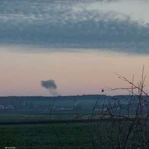 الدخان يتصاعد بعد قصف الصواريخ داخل الحدود البولندية