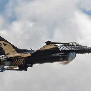 الطائرات التركية دمرت عشرات الأهداف في سوريا والعراق