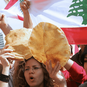 لبنان يعاني أزمة اقتصادية خانقة