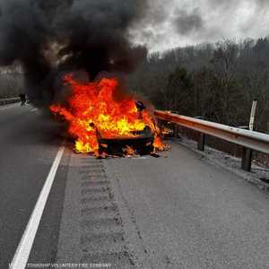 الحريق اشتعل في كامل السيارة