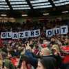 جماهير مانشستر يونايتد يطالبون برحيل عائلة غلازرز - أرشيفية