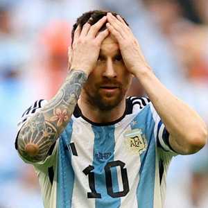 النجم الأرجنتيني ليونيل ميسي عقب الهزيمة من المنتخب السعودي