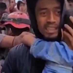 الطفل ظل تحت الأنقاض بدون طعام أو شراب ليومين
