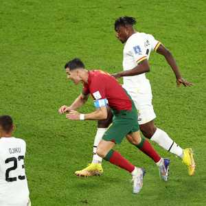 رونالدو حصل على ركلة جزاء بعد احتكاك طفيف للغاية