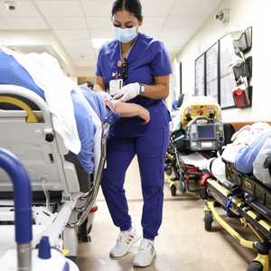 السلطات الصحية الأميركية تحث السكان على تلقي لقاحات كورونا