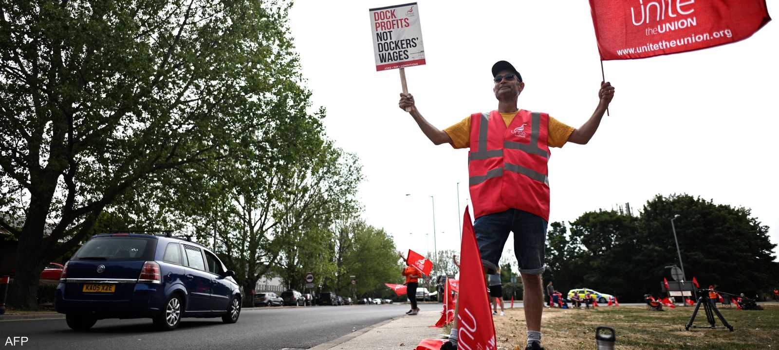عمال النظافة بوسائل النقل البريطانية يعلنون الإضراب