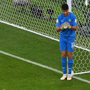 منير المحمدي عوض ياسين بونو قبل بداية المباراة