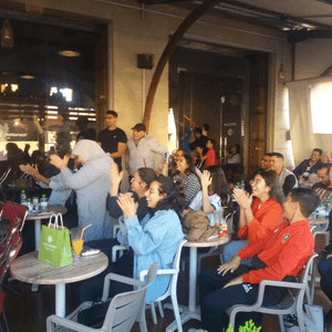 لم يكن مألوفا أن تشاهد النساء المباريات في المقاهي العامة