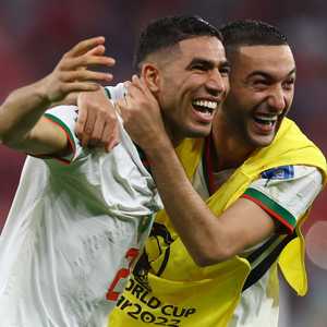 حكيم زياش وأشرف حكيمي في فرحة النصر