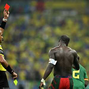 أبوبكر تلقى الإنذار الثاني بعدما خلع قميصه