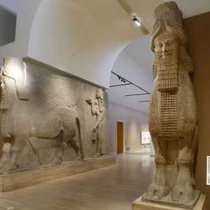 متحف عراقي يعرض آثارا نهبها داعش