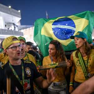 شعب بلاد السامبا.. قصة عشق جنوني لكرة القدم