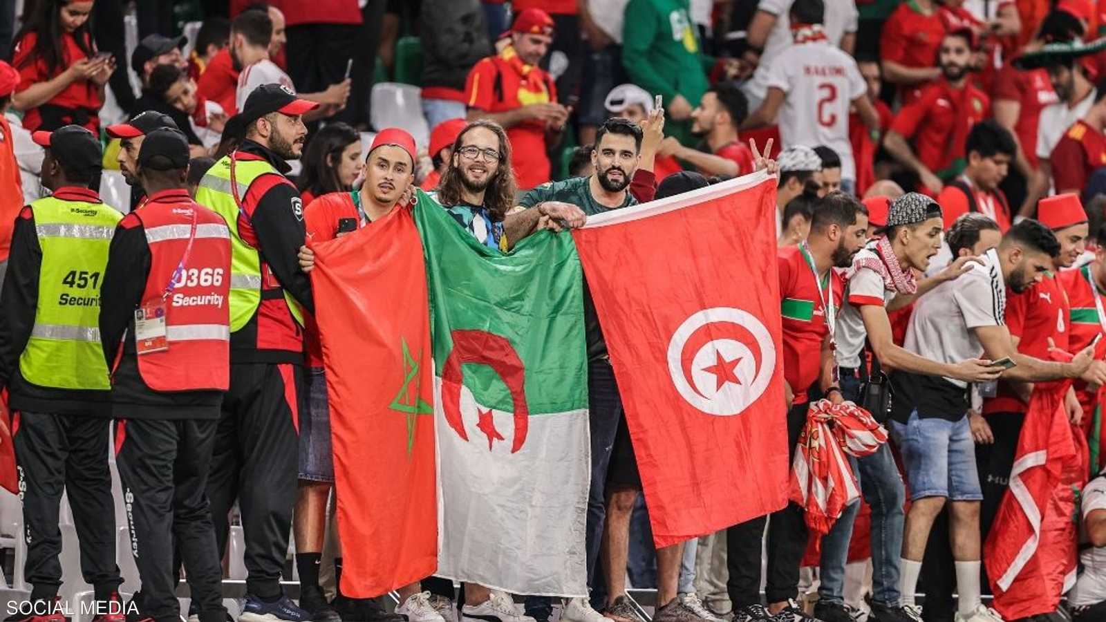 علما المغرب والجزائر جنبا إلى جنب في ملعب المباراة