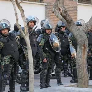 الحرس الثوري: قوات الأمن لن ترحم "مثيري الشغب وقطاع الطرق"