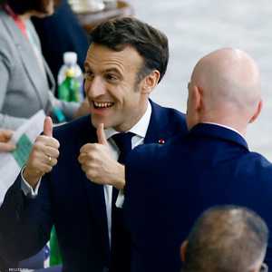 ماكرون أثناء حضور مباراة فرنسا والمغرب
