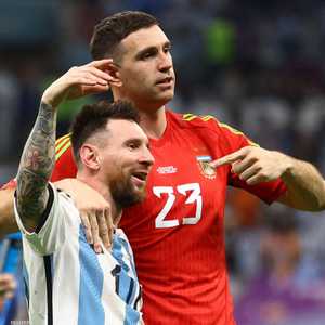 مارتينيز يرى أن ميسي أفضل لاعب في التاريخ