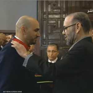 ملك المغرب قلد المنتخب المغربي بوسام العرش