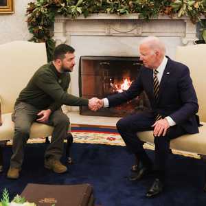 البيت الأبيض يحث الكونغرس على التحرك سريعاً لمساعدة أوكرانيا