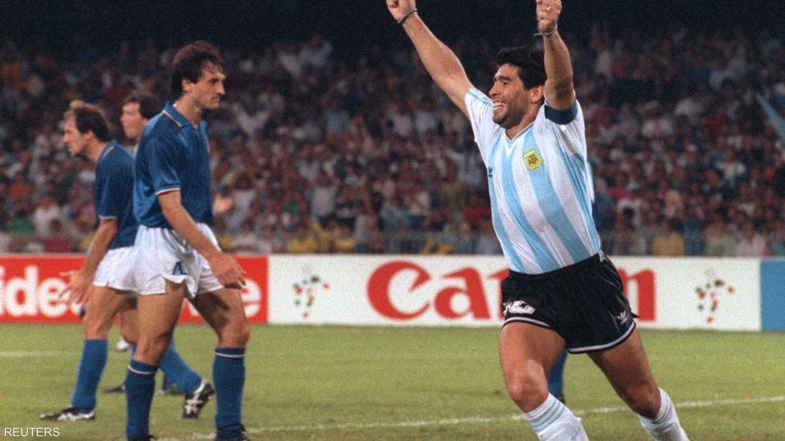 مارادونا أبكى إيطاليا في 1990