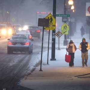 الثلوج تغطي الطرق في الولايات المتحدة