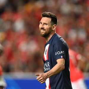 ليونيل ميسي بقميص باريس سان جرمان