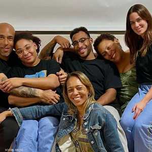 عائلة بيليه اجتمعت في المستشفى حيث يعالج