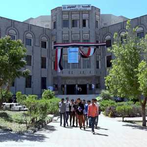 اليمن.. العزوف عن دراسة الجامعة يهدد سير العملية التعليمية