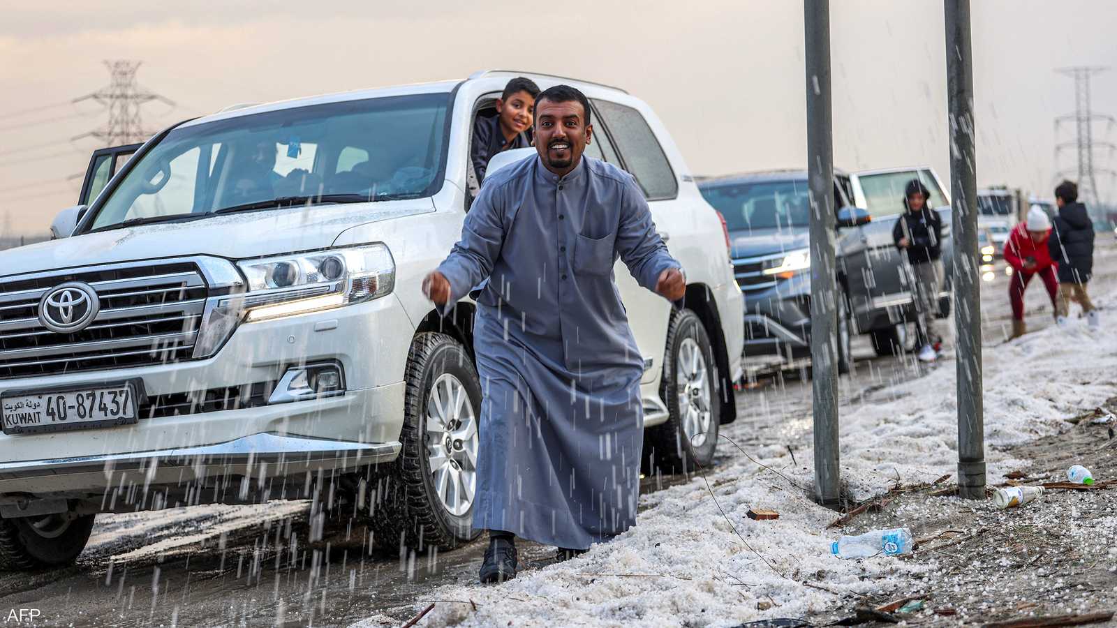 فرحة بالبردية التي اجتاحت الكويت