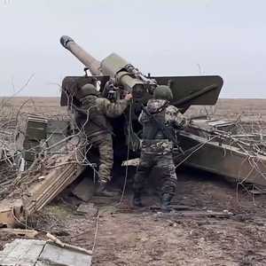 مقتل عشرات الجنود الروس في هجوم صاروخي أوكراني قرب دونيتسك