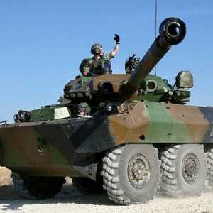 المركبة "إيه إم إكس 10 آر سي" التي سترسلها فرنسا لأوكرانيا