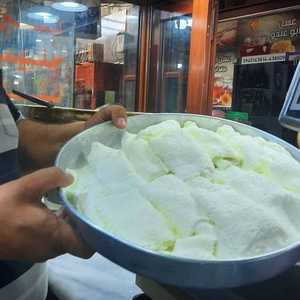 القيمر وجبة شعبية في مدن سورية