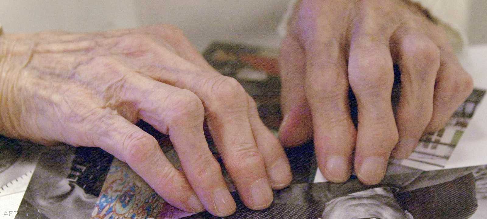 العقار معروف كيميائيا باسم ليكانماب