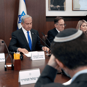 نتنياهو خلال اجتماع الحكومة المصغر
