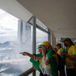 أنصار بولسونارو يقتحمون مقرات حكومية في برازيليا