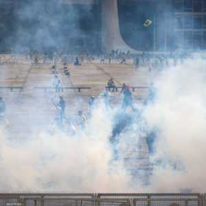 أنصار بولسونارو يشتبكون مع قوات الأمن في برازيليا