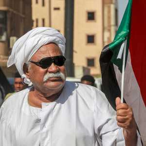الشارع السوداني يطالب بحكومة مدنية