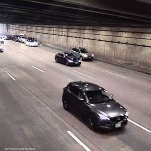 حادث كبير تسببت به "تسلا" ذاتية القيادة