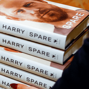 مذكرات الأمير هاري تصدر اليوم وتوقعات بمبيعات قياسية