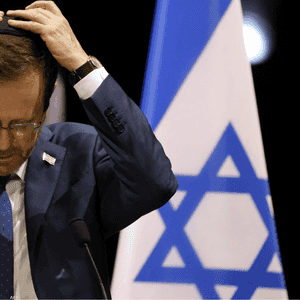 بيني غانتس يحذر من حرب أهلية في إسرائيل