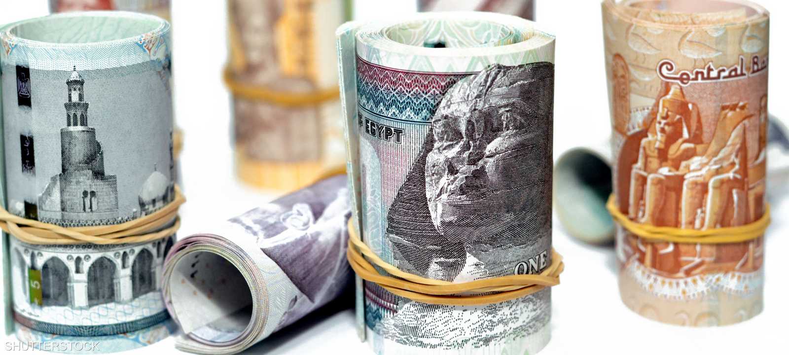 موجة نزول جديدة للجنيه المصري أمام الدولار