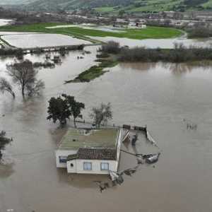 وسط كاليفورنيا معرض لخطر "فيضانات كارثية"