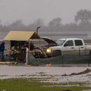 الفيضانات تضرب ولاية كاليفورنيا