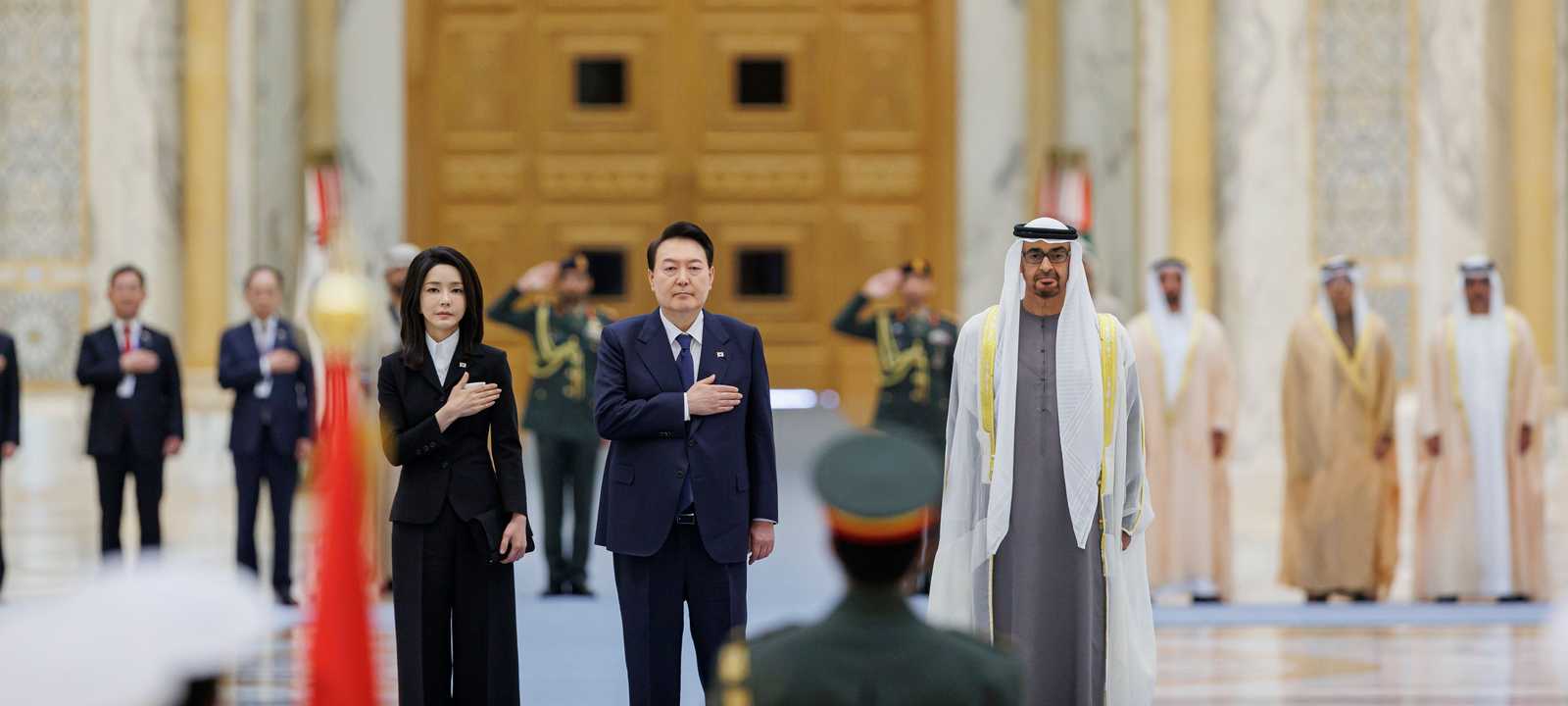 استقبال رئيس كوريا الجنوبية في أبوظبي