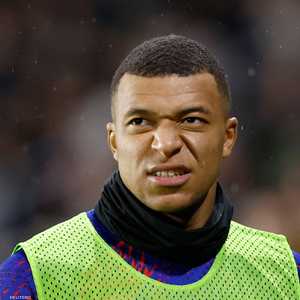 مبابي يعسكر مع فريقه في قطر