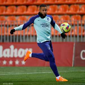 ديباي يغادر برشلونة