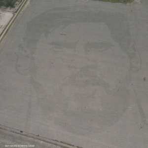 مزارع أرجنتيني يجسد وجه ميسي في حقل ذرة