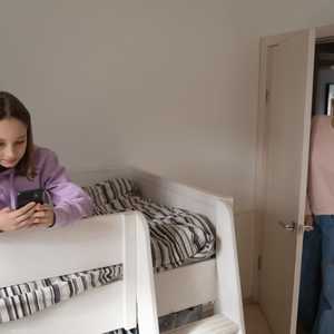 هل تعرف مع مَن يتحدث أطفالك عبر منصات التواصل؟