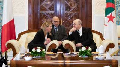 اجتماع بين رئيس الوزراء الجزائري ورئيسة الوزراء الإيطالية