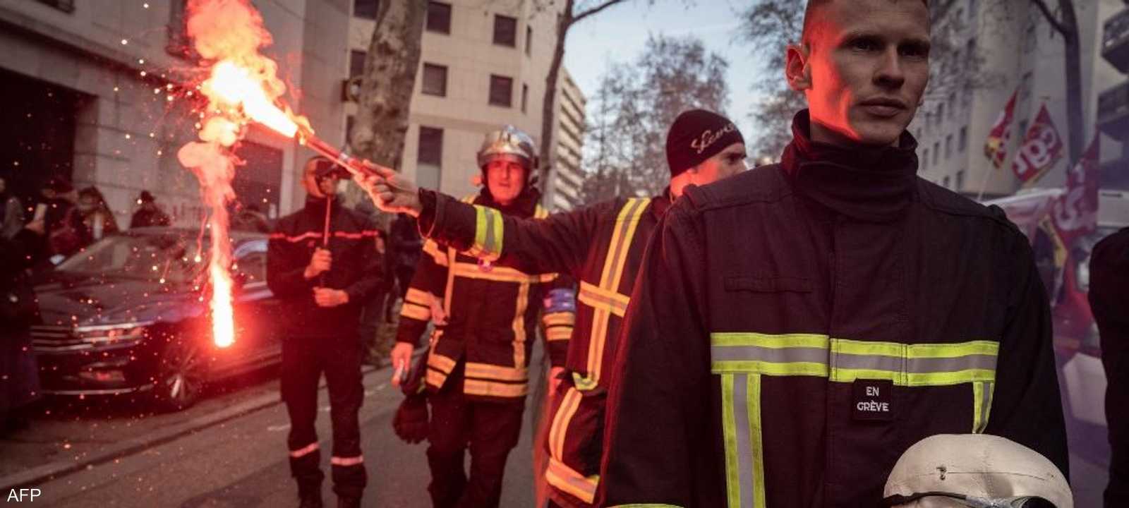رجال الإطفاء شاركوا في التظاهرات